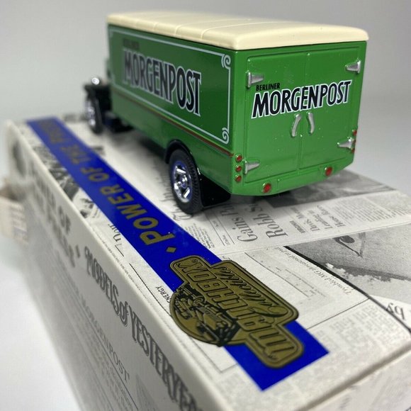 Matchbox Mercedes-Benz Berliner Diecast "Power of the Press" - Picture 4 of 5